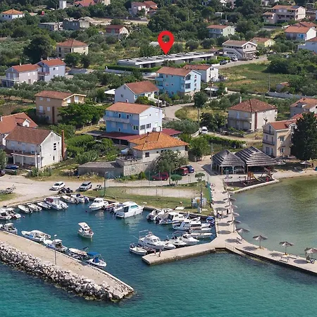 K1 Nyaraló Zára